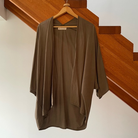 Hackwith Sweaters - Hackwith Design House // Easy Kimono-Style Jacket